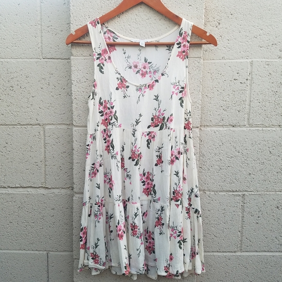 American Eagle Outfitters Dresses & Skirts - American Eagle Outfitters Tiered Floral Dress